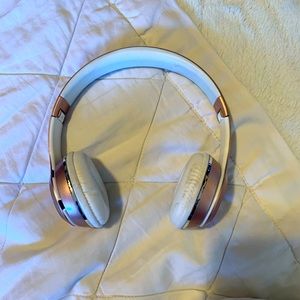 Selling Beats Solo 3 Headphones.